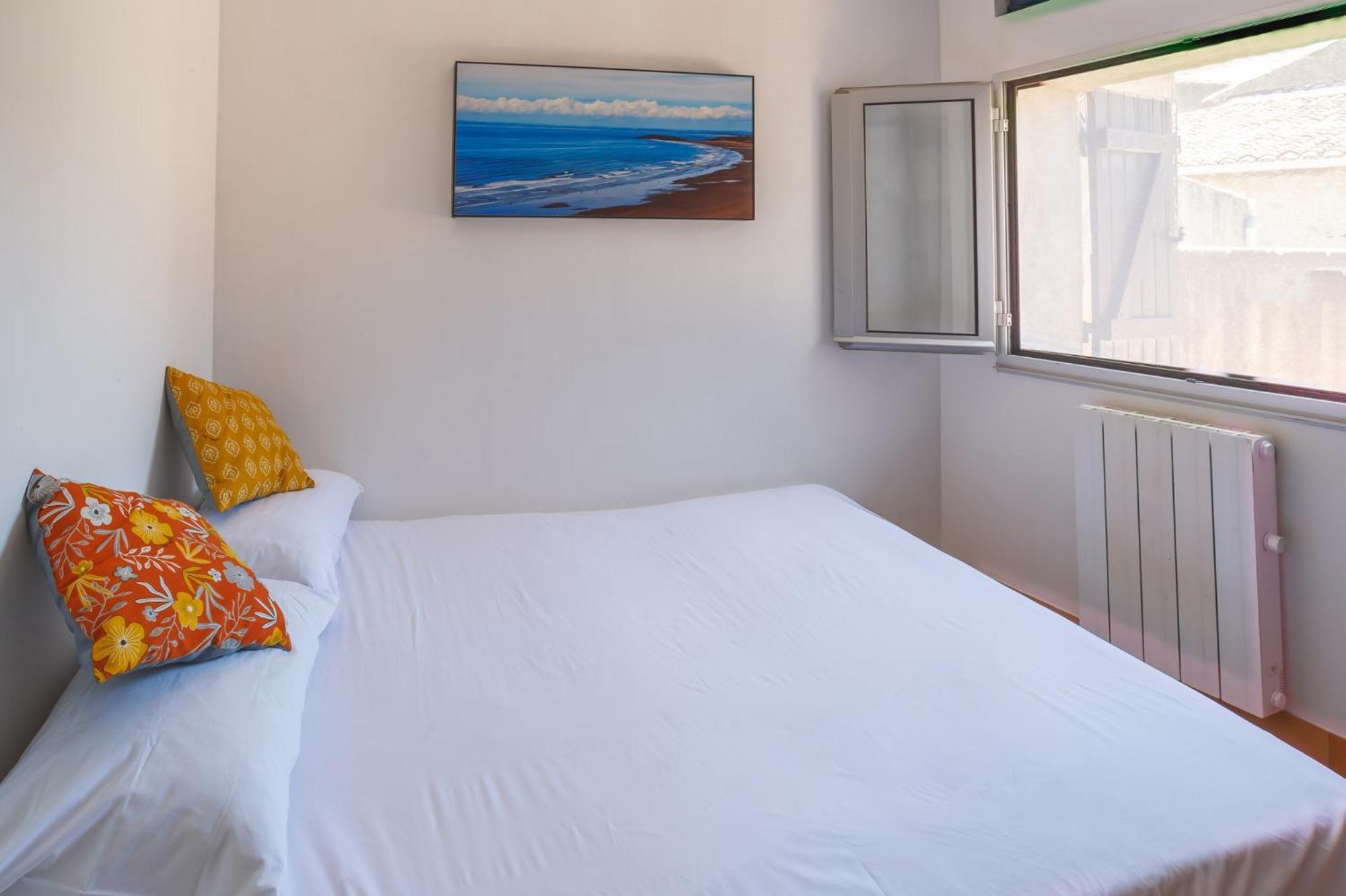 Cosy Apartment In Ancient Gabian With River And Vineyard Views Bagian luar foto