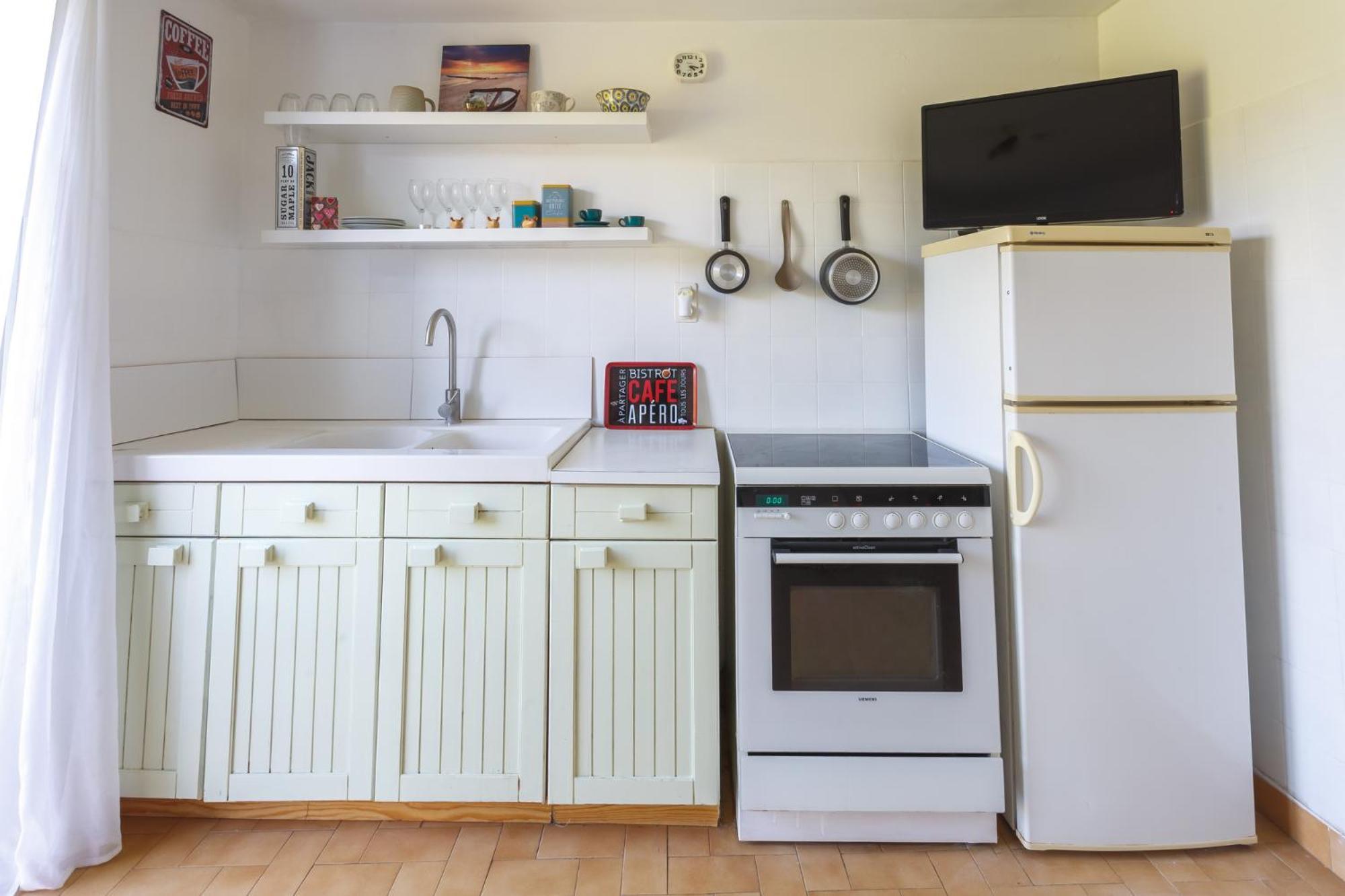 Cosy Apartment In Ancient Gabian With River And Vineyard Views Bagian luar foto